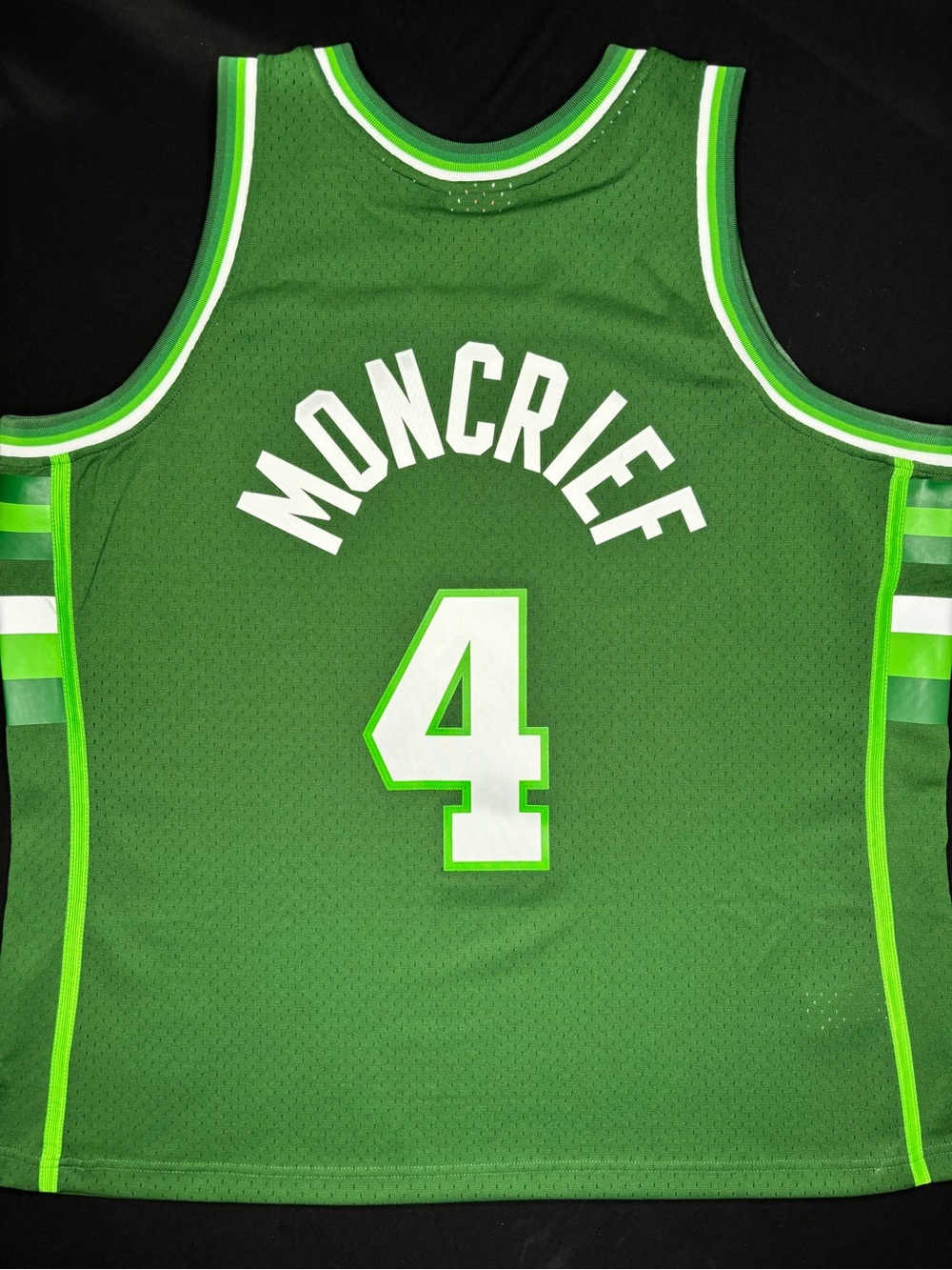 Milwaukee Bucks Sidney Moncrief Mitchell & Ness Basketball Jersey Size: XXL
